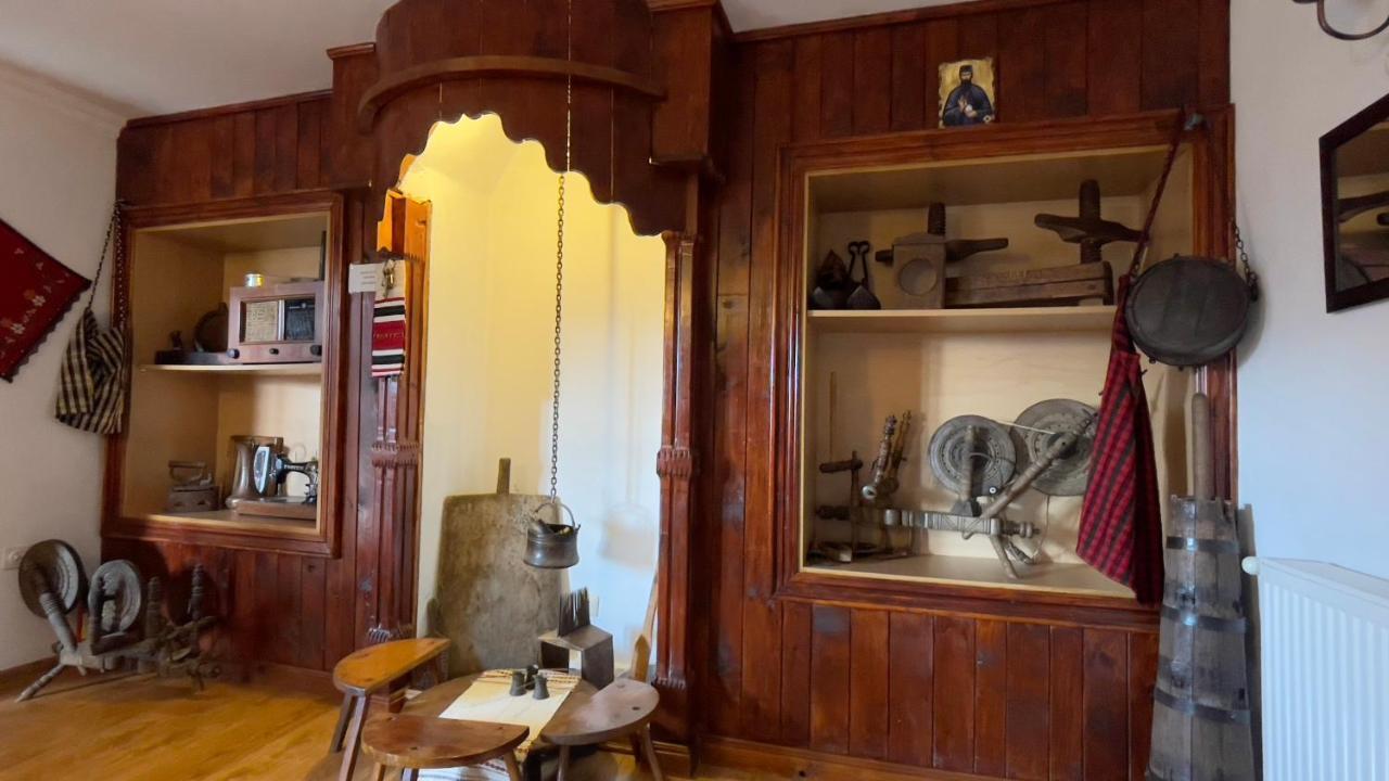 Iliikova House Hotel Kalofer Eksteriør billede