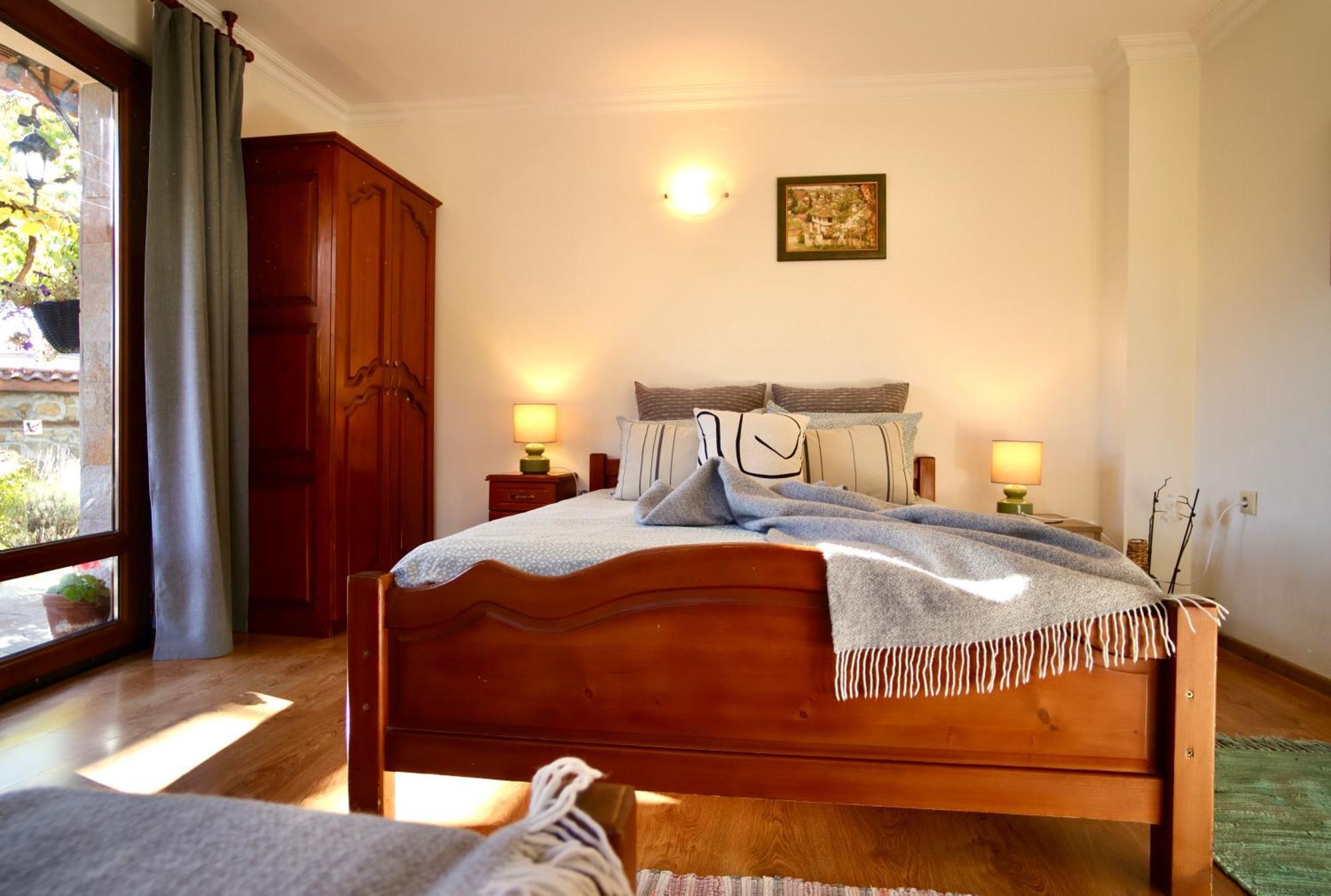 Iliikova House Hotel Kalofer Eksteriør billede