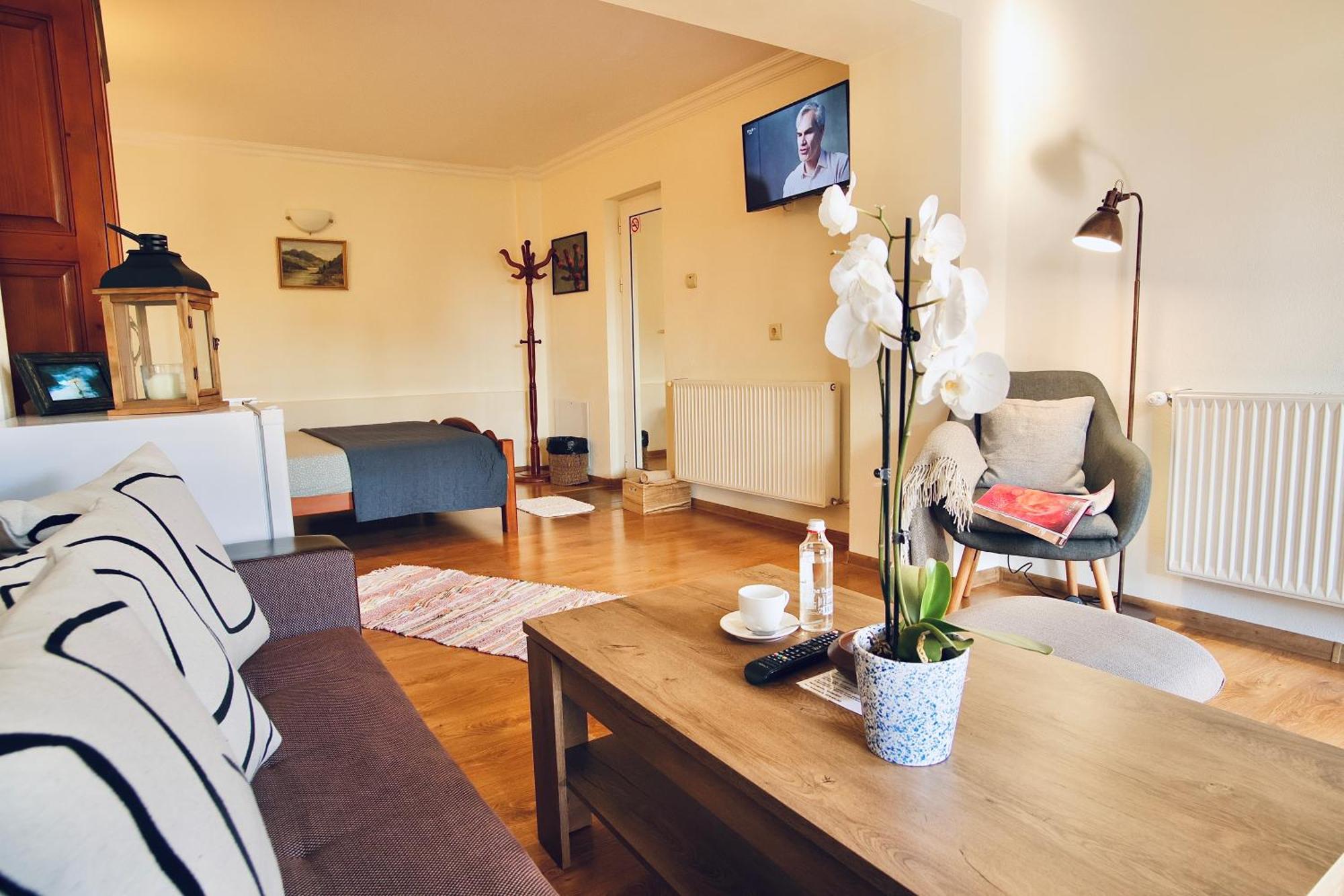 Iliikova House Hotel Kalofer Eksteriør billede