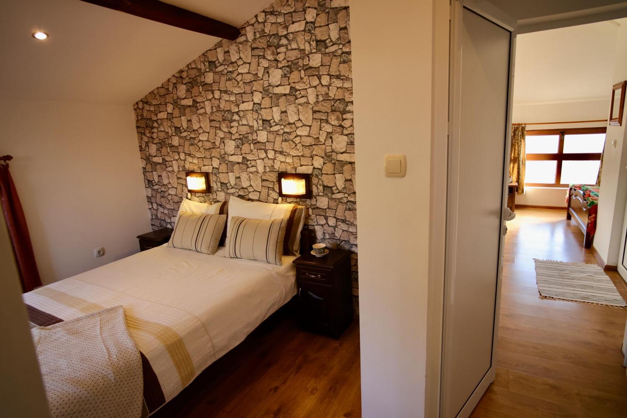 Iliikova House Hotel Kalofer Eksteriør billede