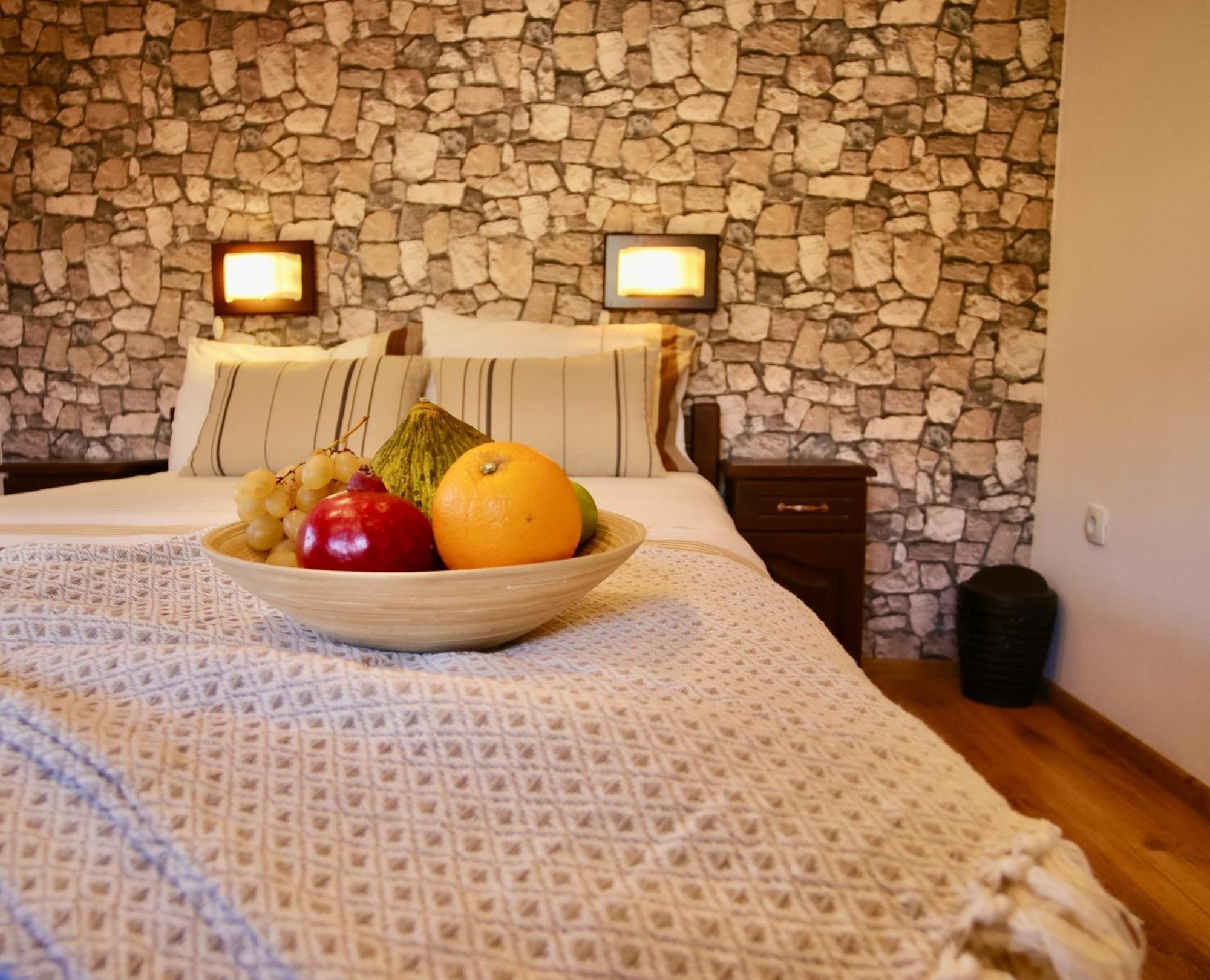 Iliikova House Hotel Kalofer Eksteriør billede