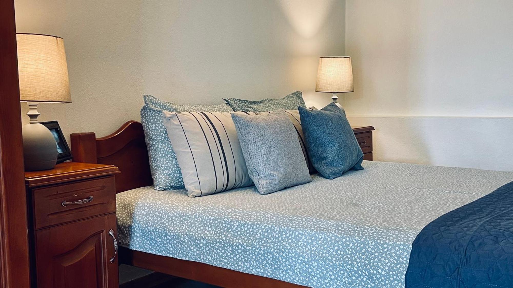 Iliikova House Hotel Kalofer Eksteriør billede